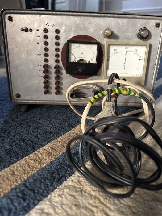 Зарядное устроиство для аккумулятора