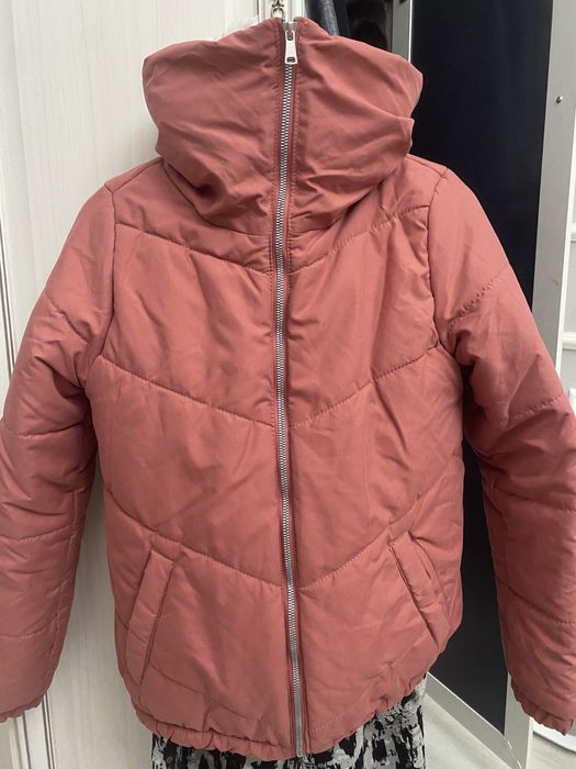 Куртка новая размер С