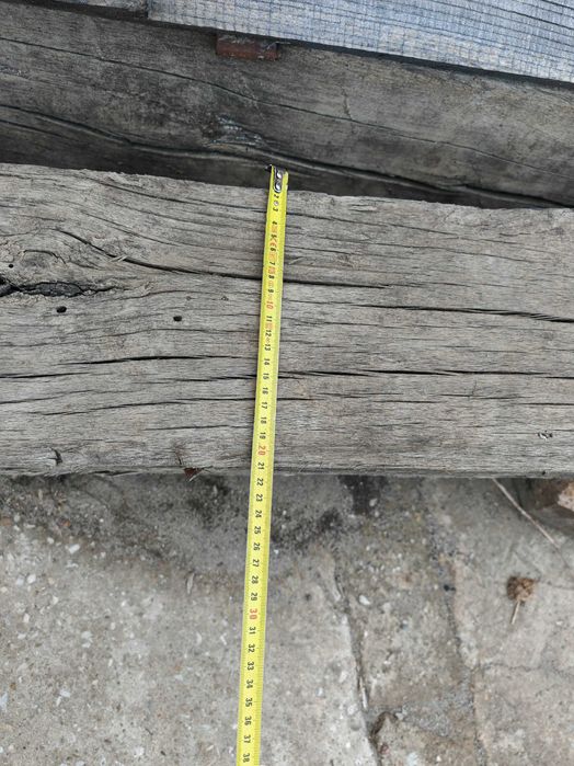 Стари дървени греди