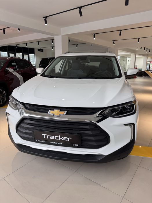 2026 Tracker Premier Plus