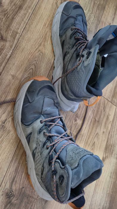 Продавам мъжки спортни обувки Hoka One One Anacapa Mid Gore-Tex