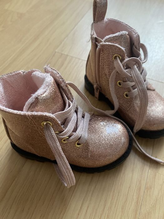 Ghetute HM marime 18/19