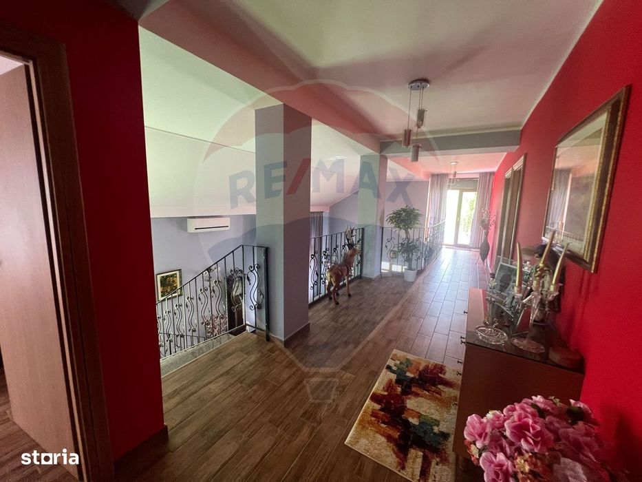 Casă / Vilă 7 camere Garoafa