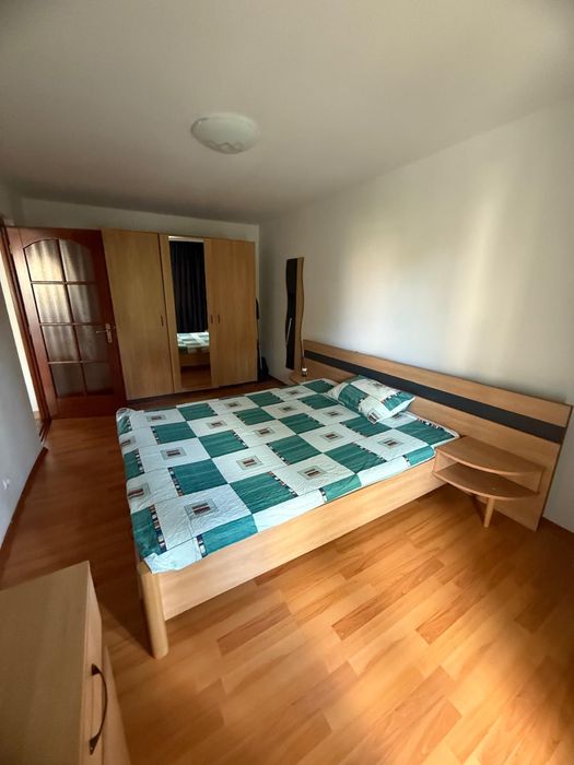 Inchiriez apartament