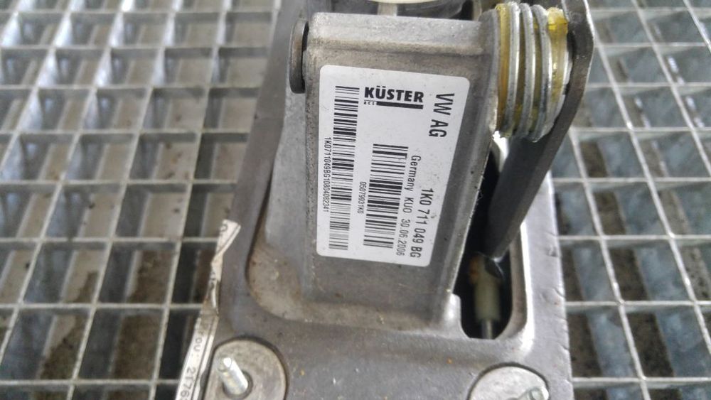 timonerie seat altea 5p 1.9 tdi bxe 5 trepte 1k0711049bg