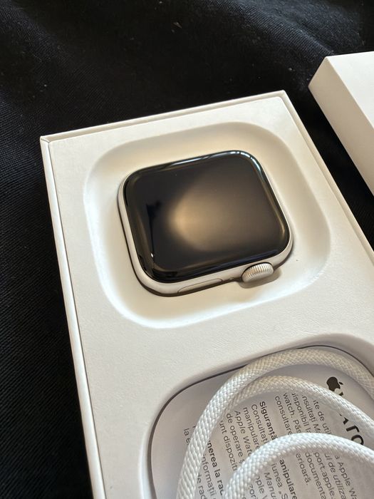 Apple Watch SE3 2026 GPS 40mm cu bratara S/M si garantie
