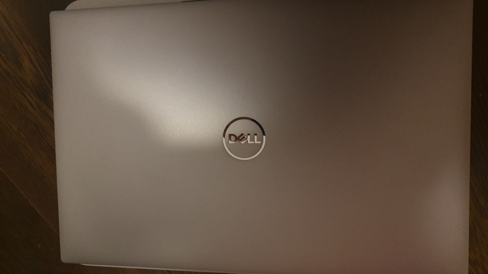 Vand Laptop DELL 5570 ca nou!!