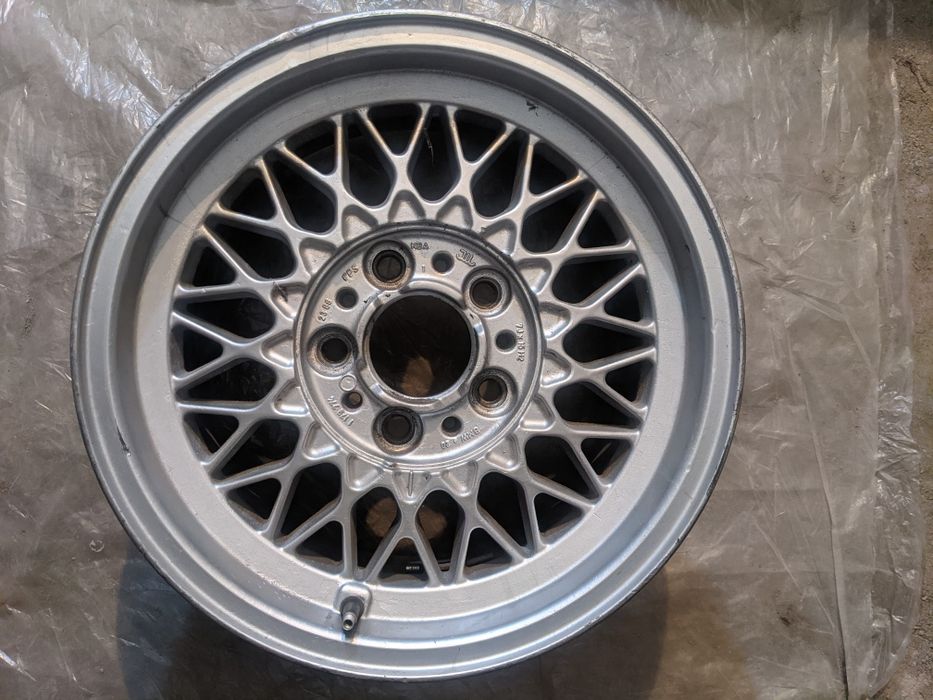 Комплект дисков BMW e34. 5 стиль. 15 радиус.
