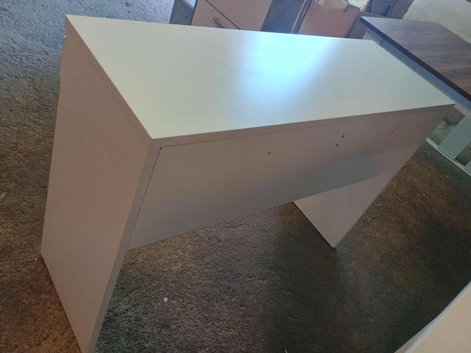 Дамска тоалетка без огледало