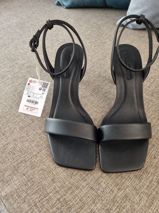 Sandale de la Stradivarius (mar.35)(22,8 cm)