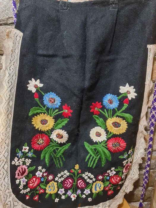 Автентични носии, дрехи български