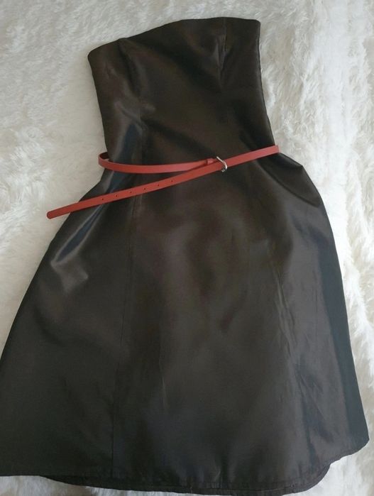 Rochie fără bretele
