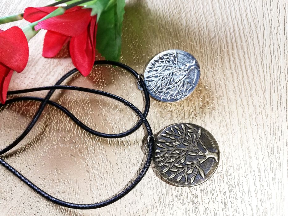 Ръчно избродирани бижута