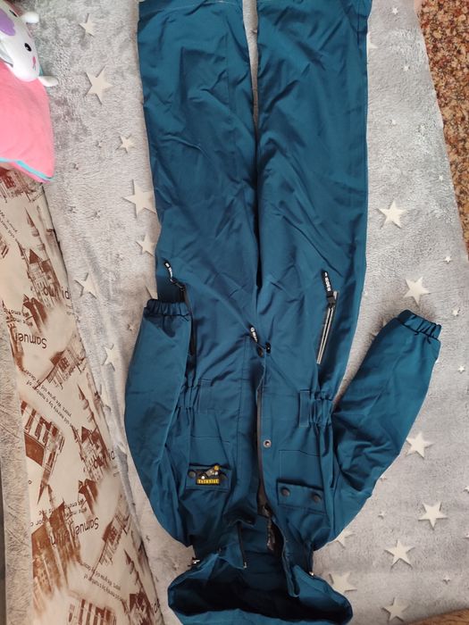 Продам весенние куртки