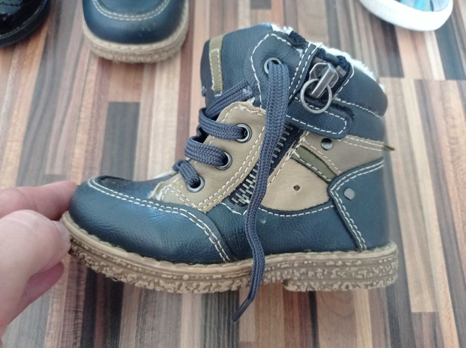 Papuci (pantofi, ghete si tenisi) baieti marimea 20 si 21