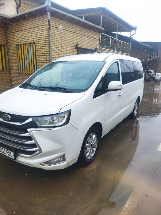 Жак микро автобус.