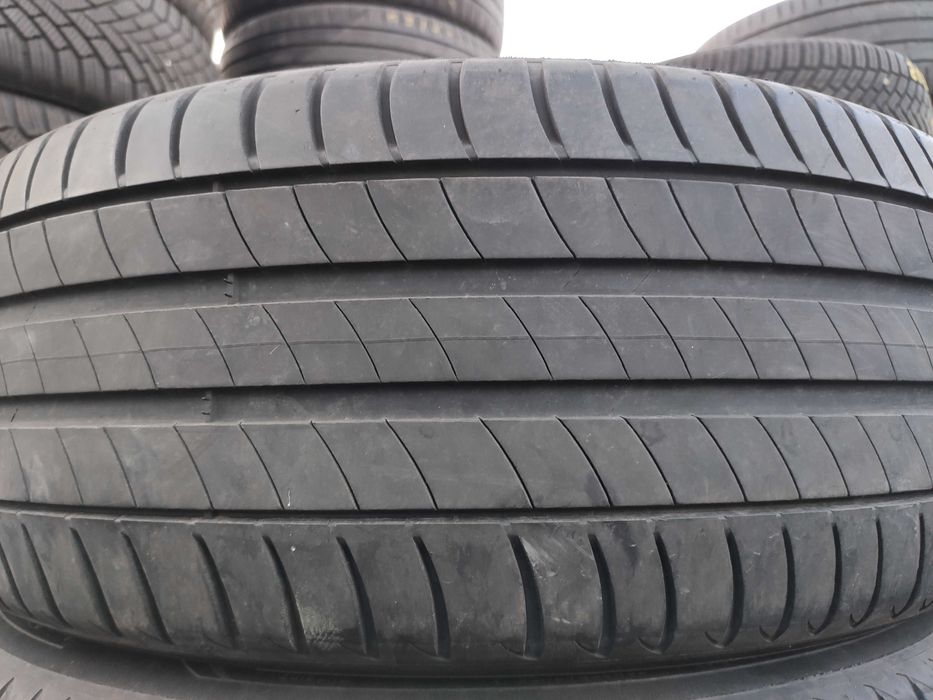 2бр Летни гуми 215 55 17 - Michelin