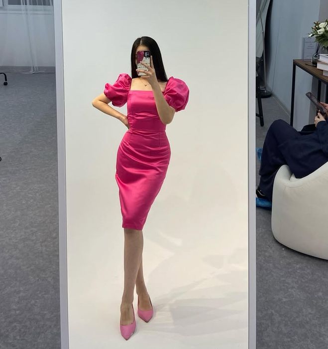 розовое коктейльное платье