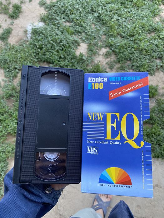 Видео кассет Konica E 180