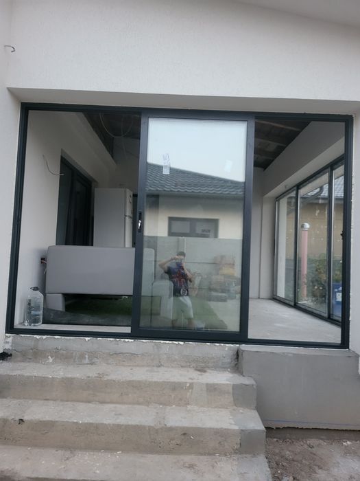Închideri terase foișoare balcoane cu uși glisante din aluminiu