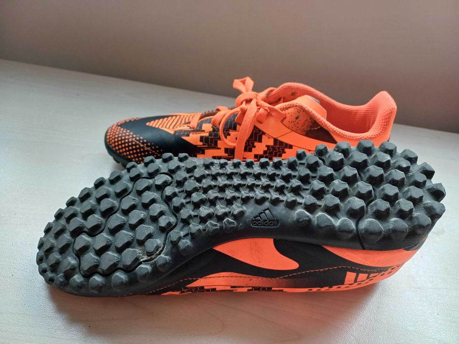 Футболни стоножки adidas