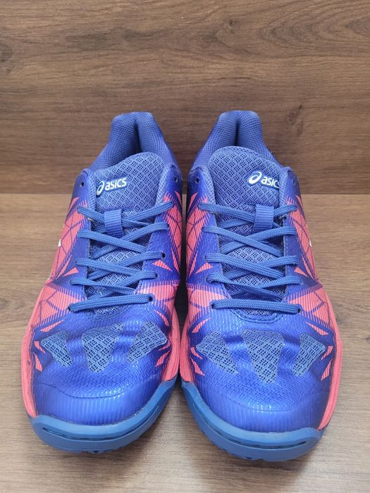 Много запазени!Мъжки маратонки Asics Gel Fastball-39 номер