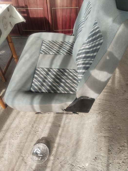 Сиденье автомобильное.