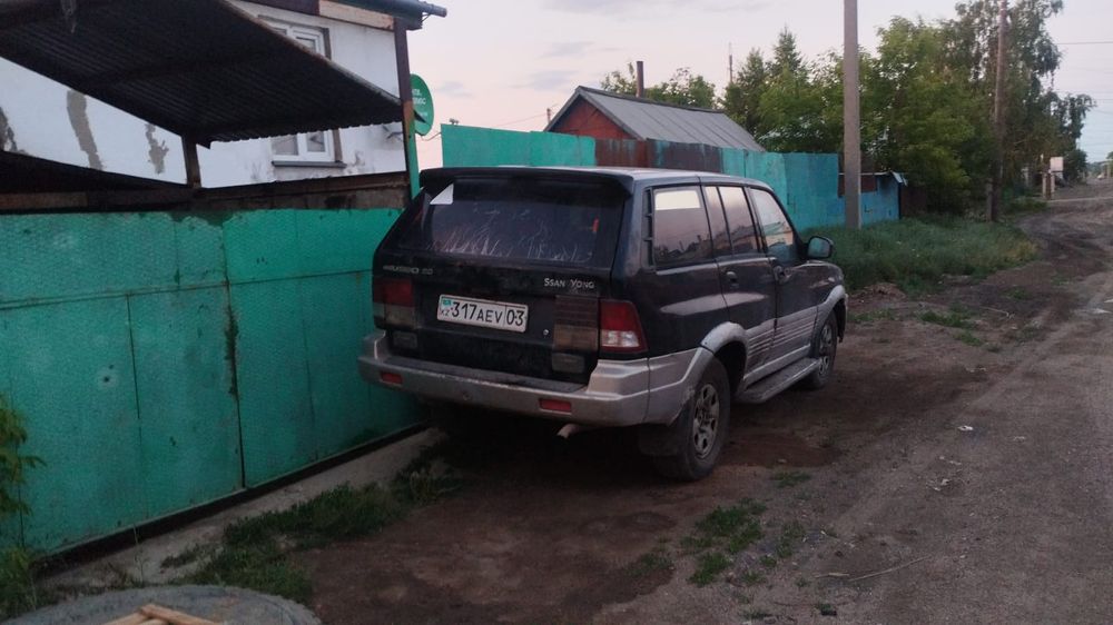 Продам машину Саньенг муссо
