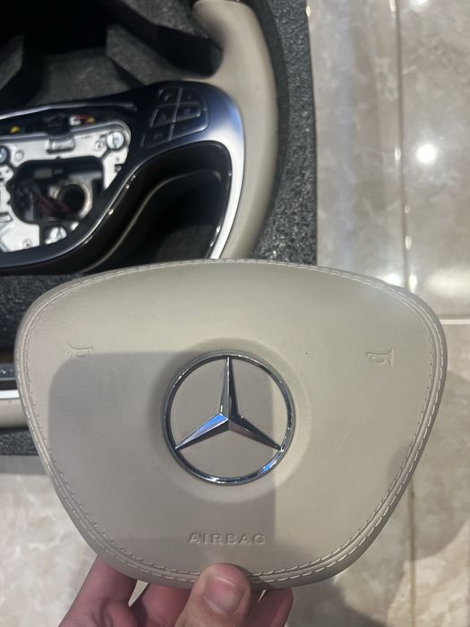 Бежов махагонов волан Mercedes S-class W222