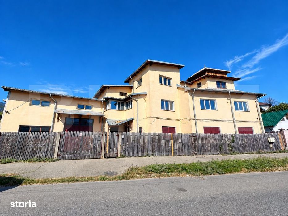 Spatiu comercial cu multiple incaperi, fost atelier, zona foarte linis