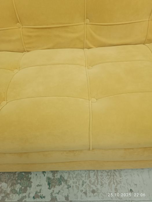 Срочно продам диванчик