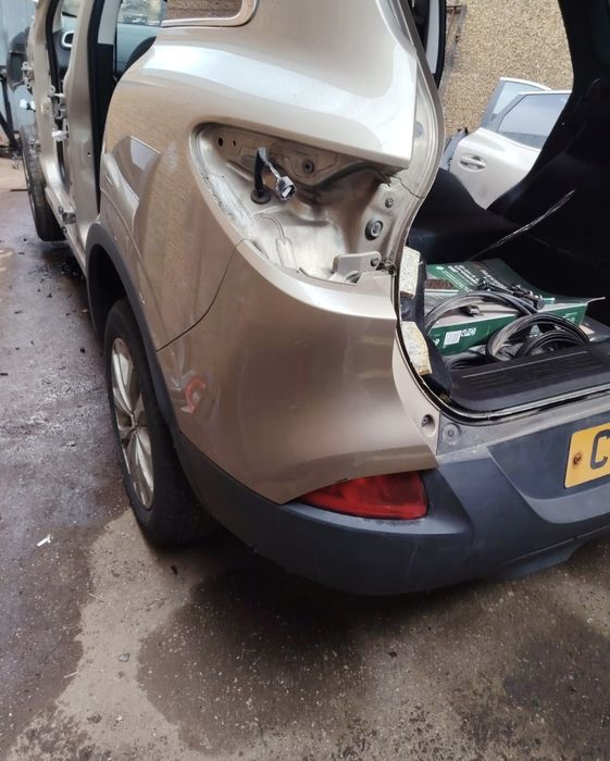 Bara spate Renault Kadjar 2015-2018 cod culoare HNP