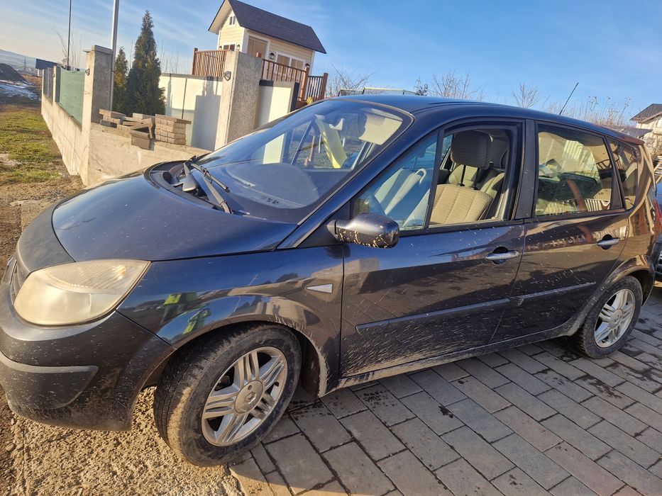 Dezmembrez renault scenic 5 si 7 locuri
