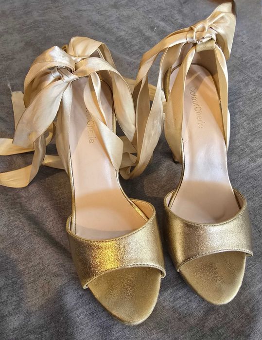 Официална /бална/шаферска сатенена рокля