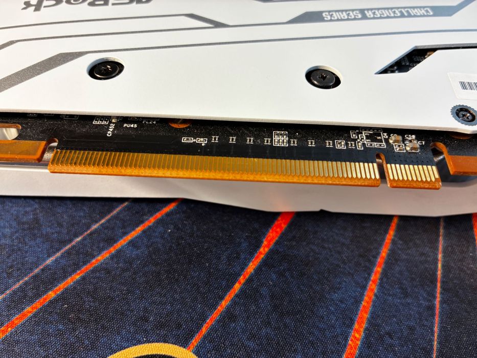 ASRock AMD Radeon RX 6600 8GB Challenger Бяла