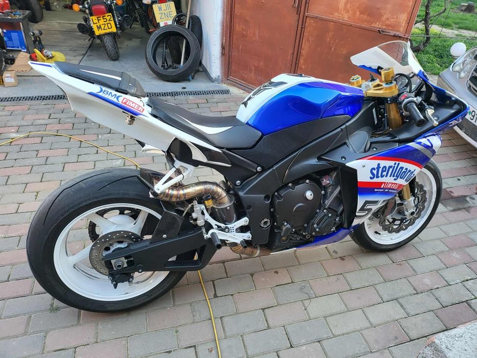 Yamaha r1 Big bang rn22