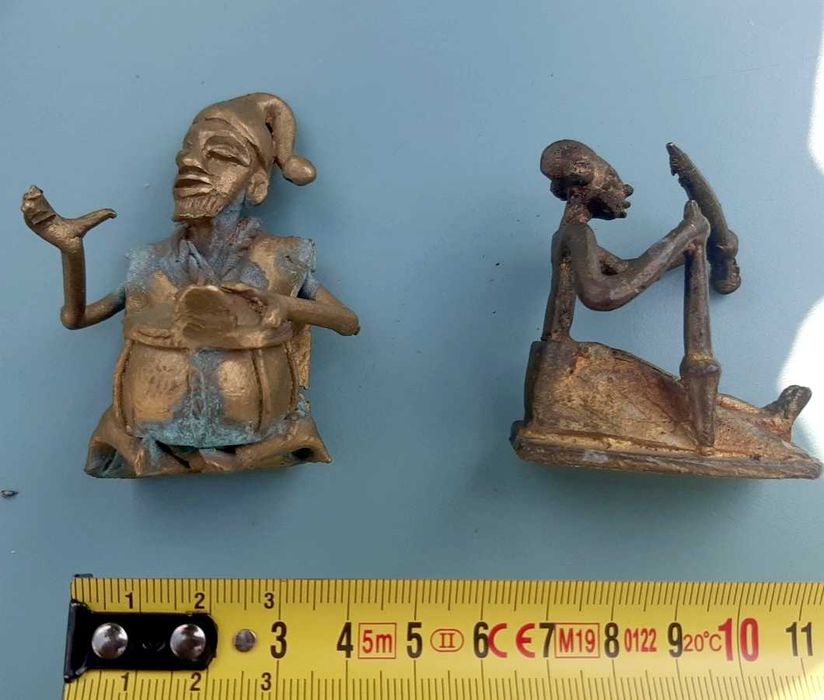 Бронзова кадилница, Бронзови статуетки