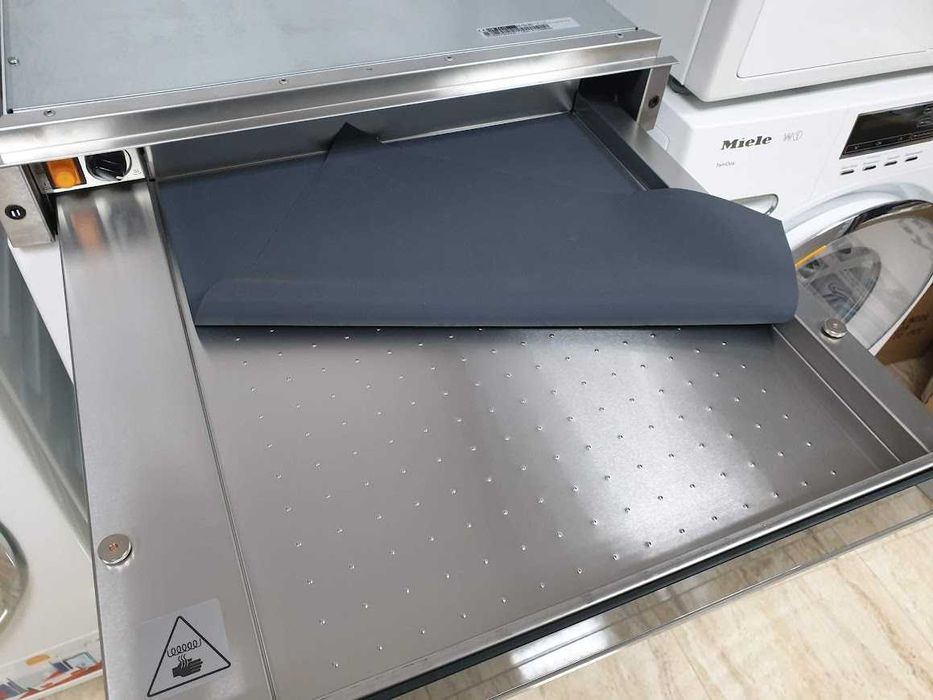 Miele Подгряващо Чекмедже без Дръжка за Вграждане в Кухня 10cm