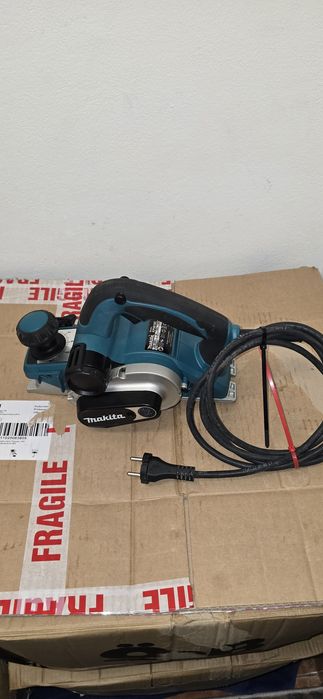 Rindea electrică Makita KP0810C