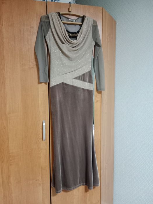 Продам платье вечерние.