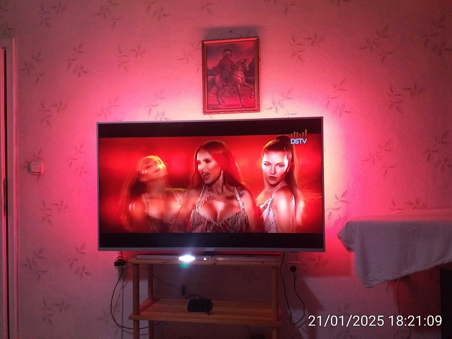 Телевизор Philips 55инча