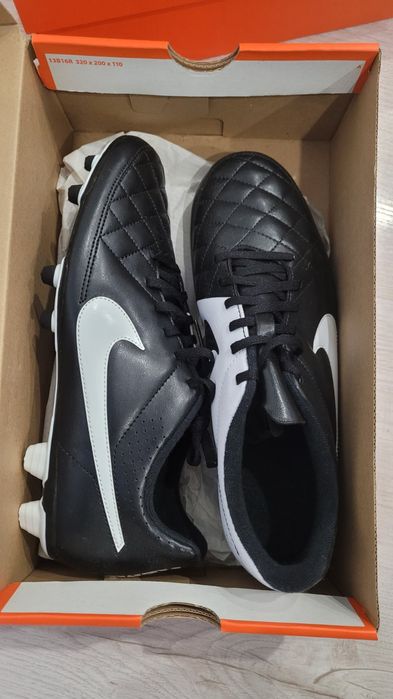 Бутонки Nike чисто нови