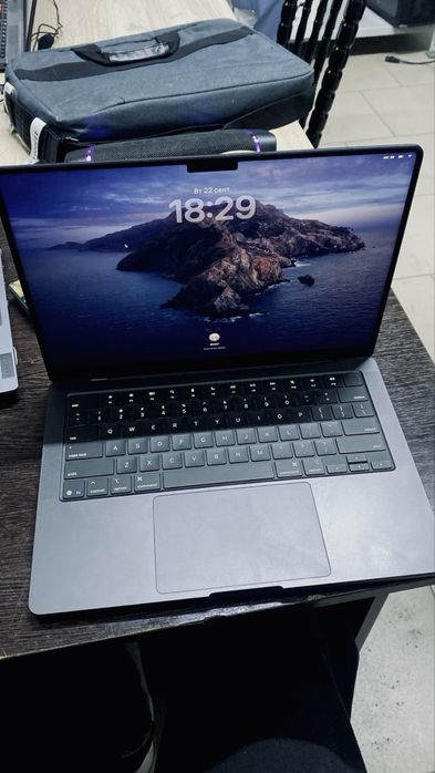 Macbook m5 pro 14
