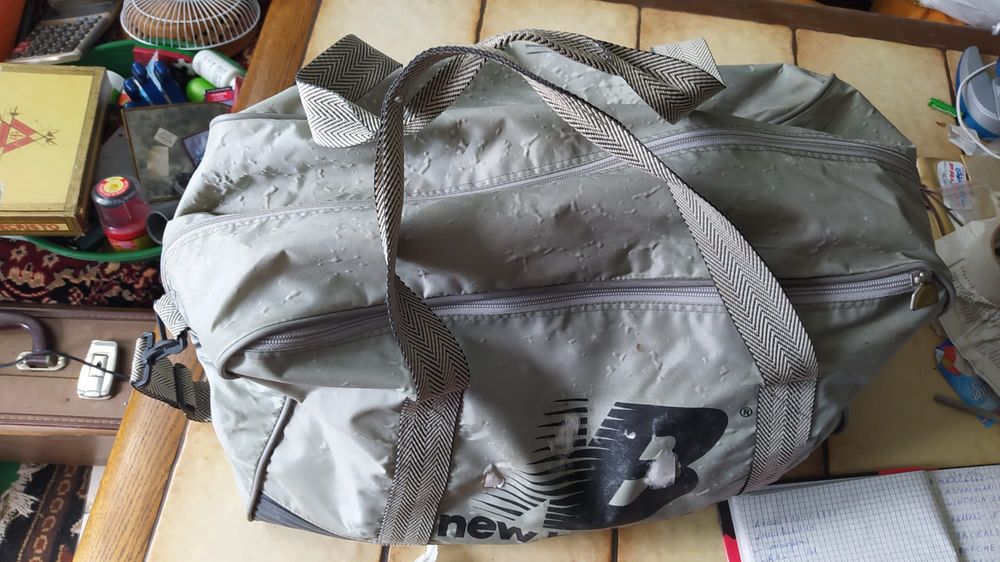 Vand genti de voiaj si calatorii