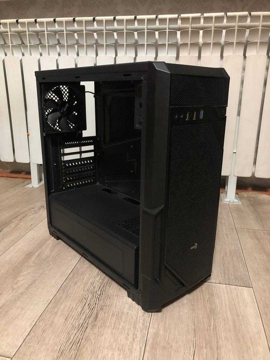 Корпус AeroCool с 2 кулерами