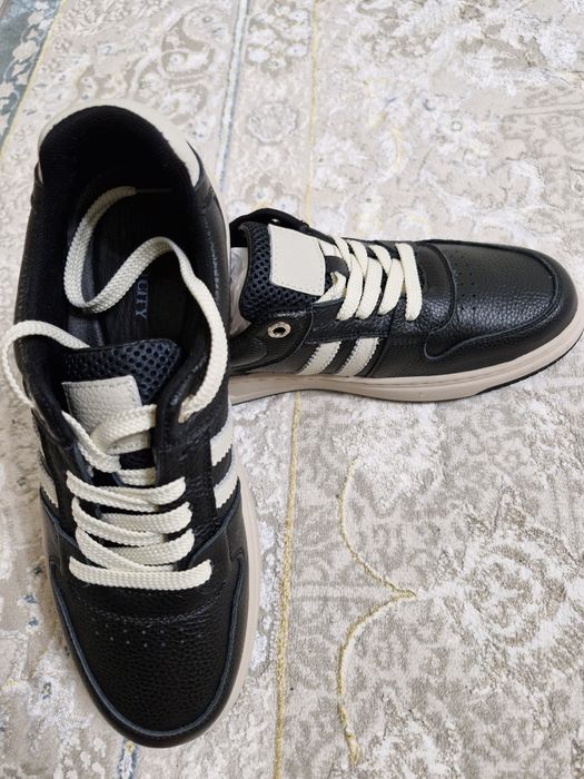 Кроссовки  мужские новые