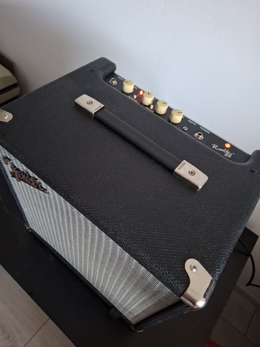 Combo chitara bas Fender Rumble 25 (cub, amplificator)