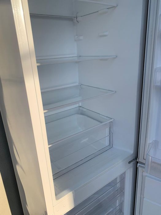 Vând combina frigorifica Myria