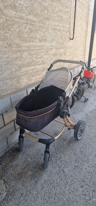 Коляска и не работчы мото и машина