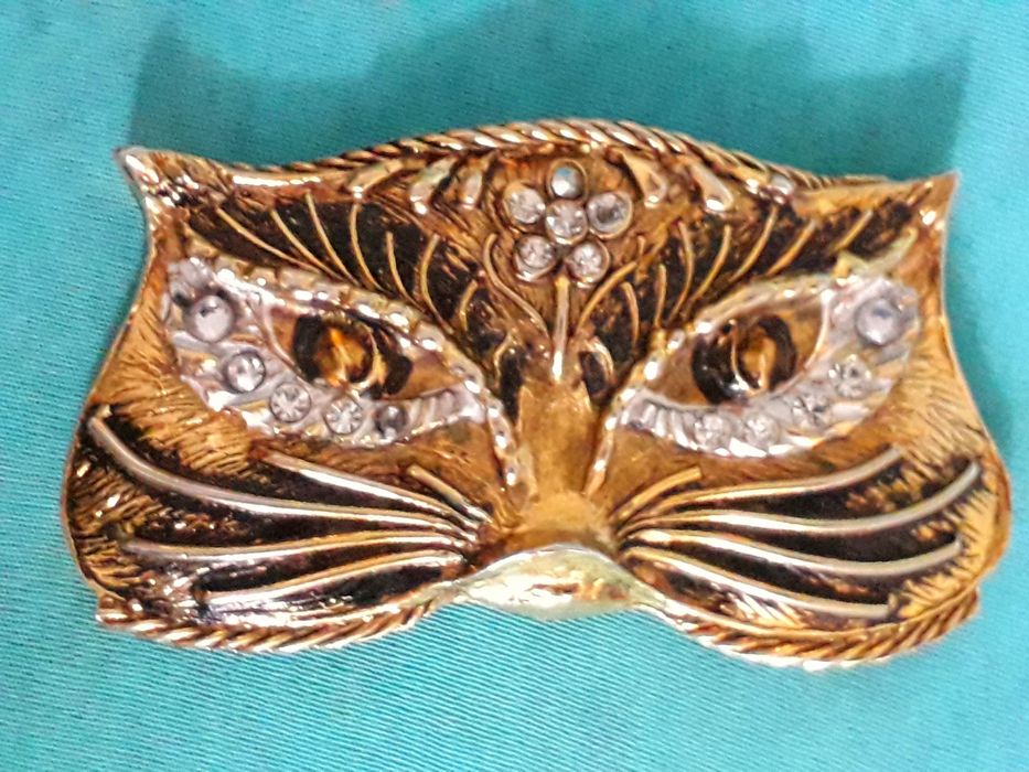 cataramă din metal cu cristale